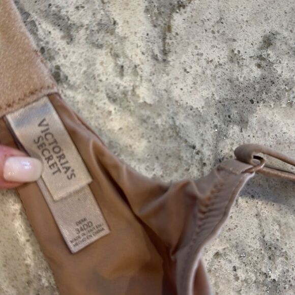 👙 Victoria’s Secret Nude Bra - Size 34DD - Lined but Not Padded - Picture 5 of 5